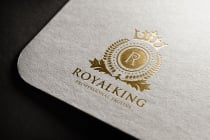 Letter R King Logo Screenshot 1